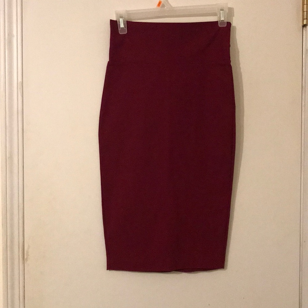 Maroon pencil skirt